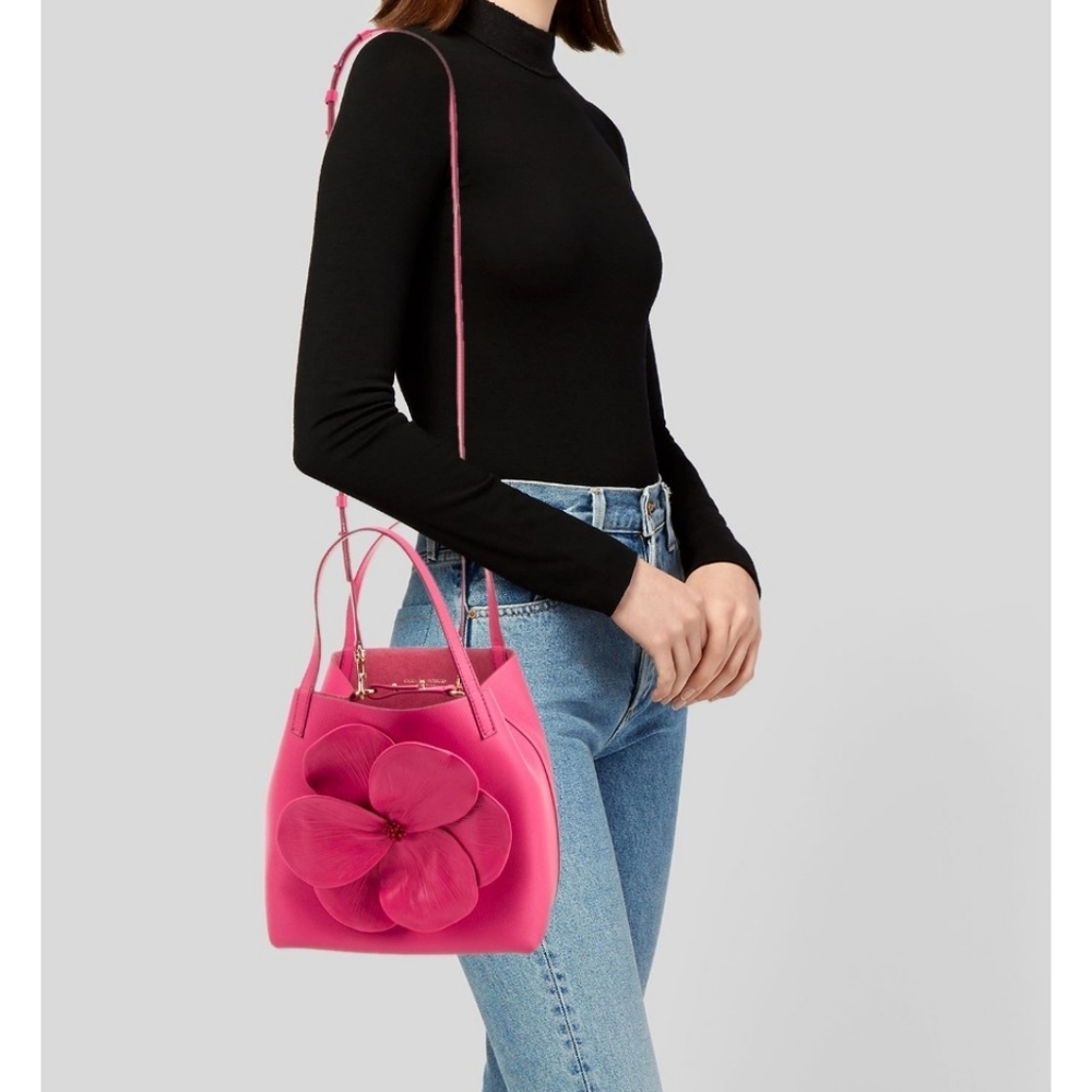 Carolina Herrera Leather Pink Handbag - Picture 2 of 6